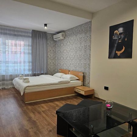 Studio Mirage Kazanlŭk Exterior foto